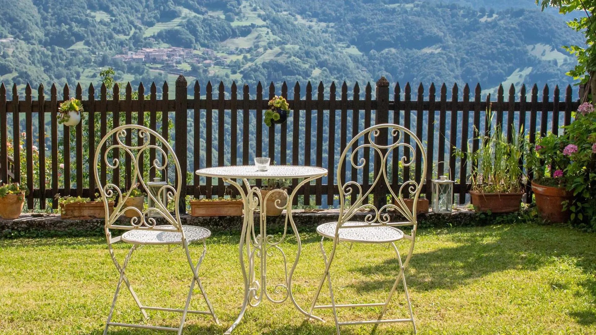 Bed & Breakfast Bed and Breakfast A Casa di Gianni e Mari Vestone Italia