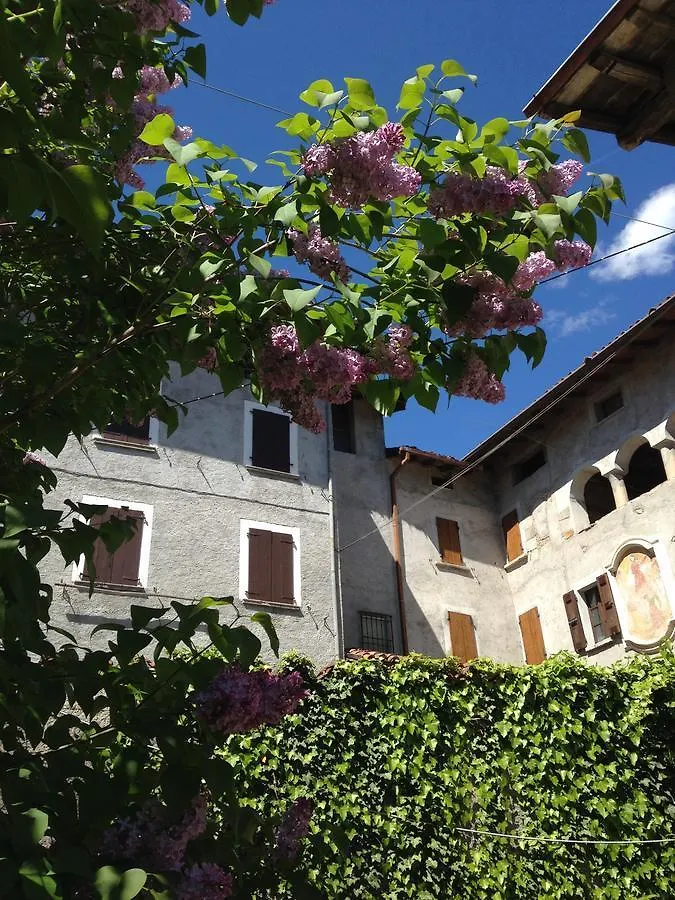 Bed and Breakfast A Casa di Gianni e Mari Vestone 0*,