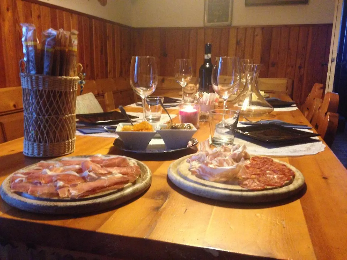 Bed & Breakfast Bed and Breakfast A Casa di Gianni e Mari Vestone Italia