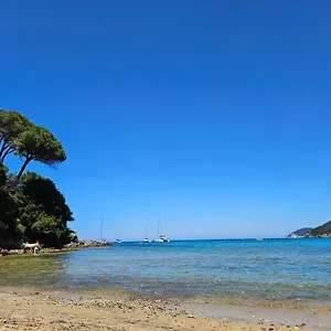 https://villa-villacolle-procchio-isola-delba.it-tuscanyhotel.com
