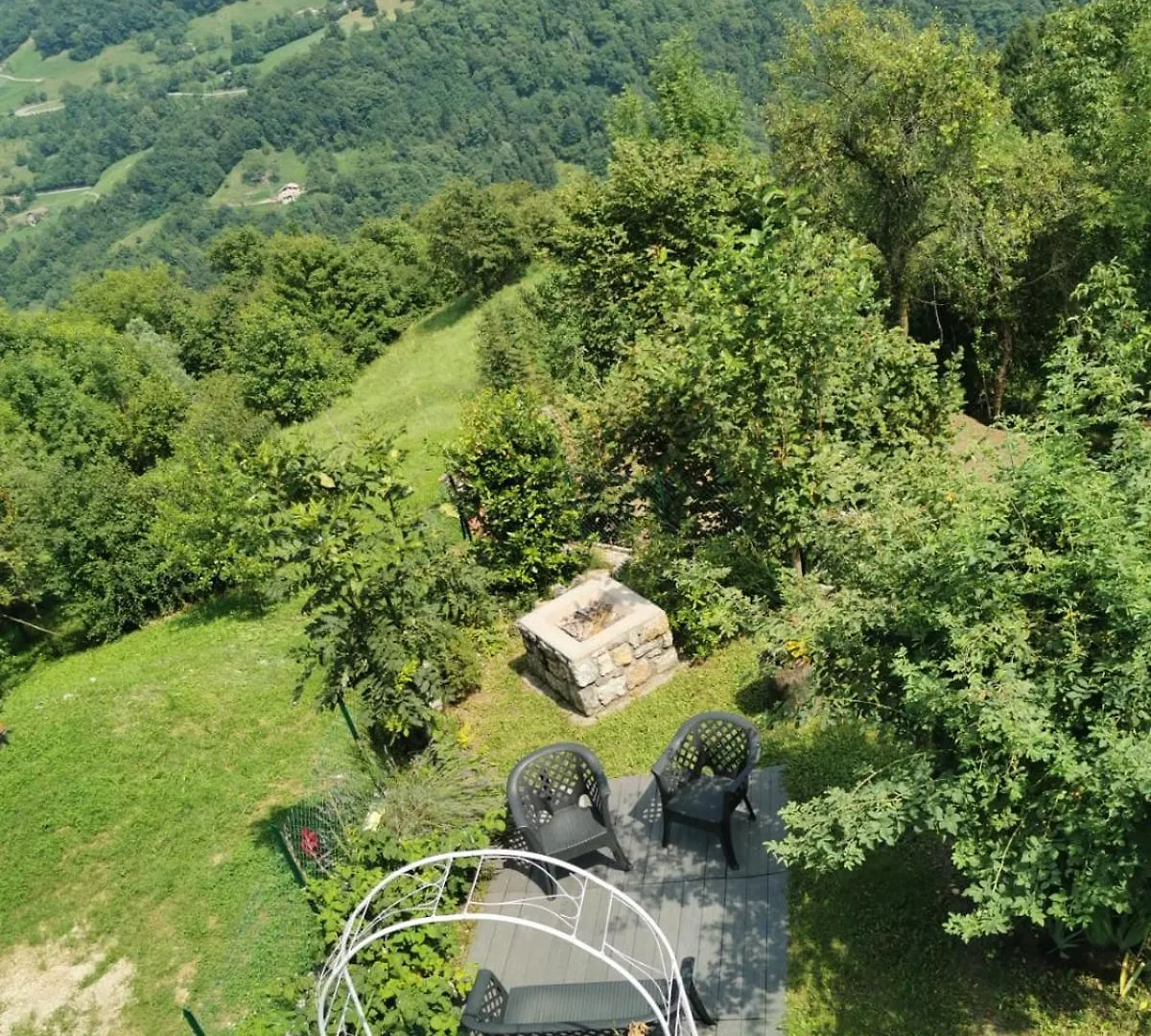 Bed and Breakfast A Casa Di Gianni E Mari Vestone Bed & Breakfast