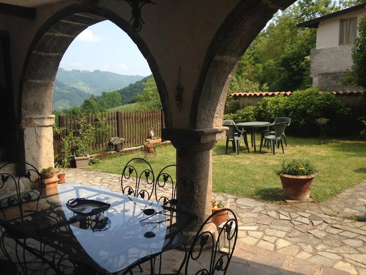 Bed and Breakfast A Casa Di Gianni E Mari Vestone Itálie