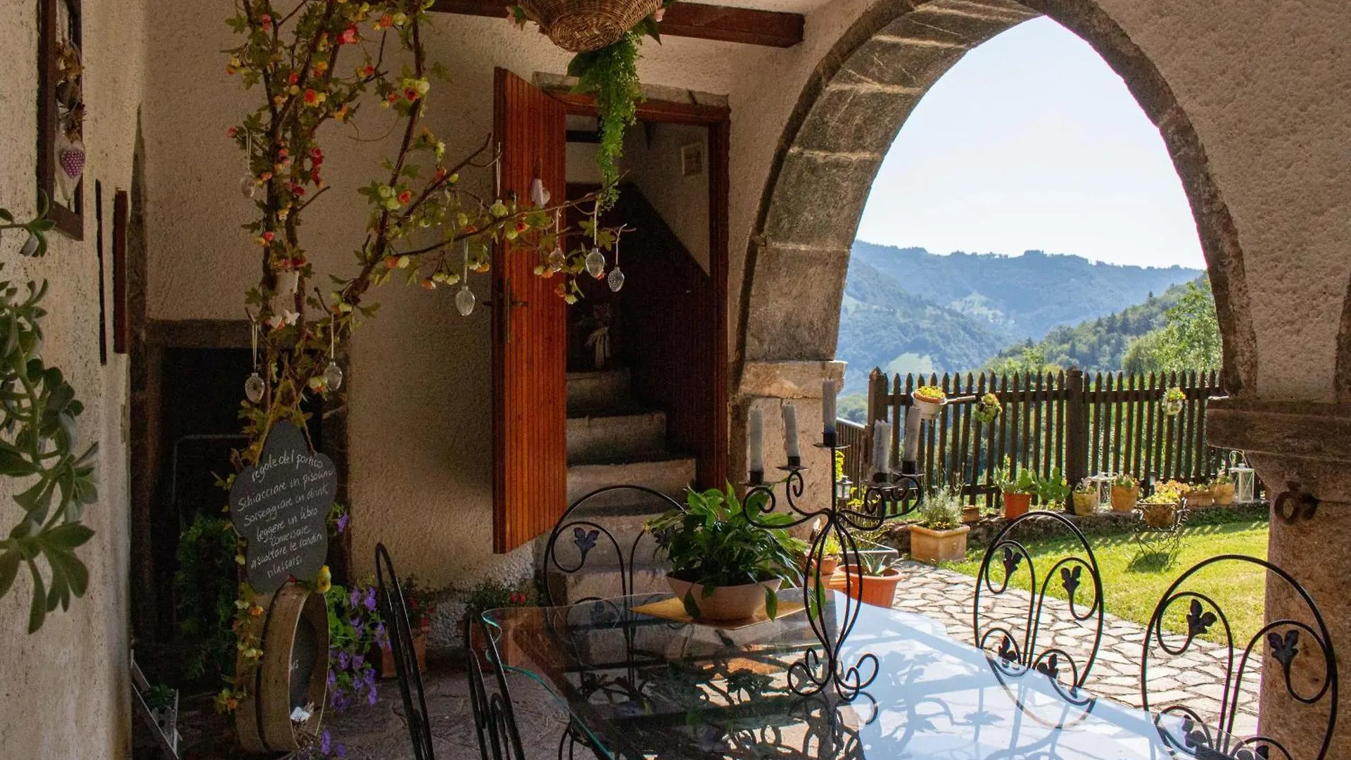 A Casa Di Gianni E Mari Bed & Breakfast Vestone