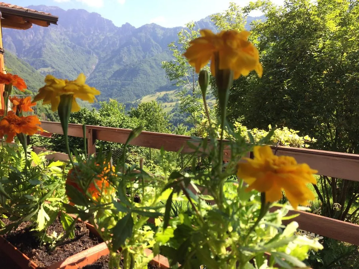 A Casa Di Gianni E Mari Bed & Breakfast Vestone 0*,  Italy